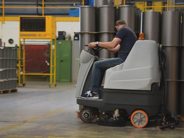 autolaveuse autoportée grande taille lavor