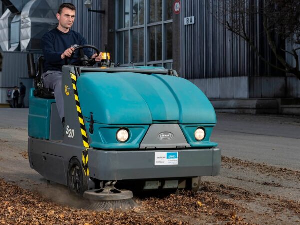 tennant balayeuse professionnelle annecy