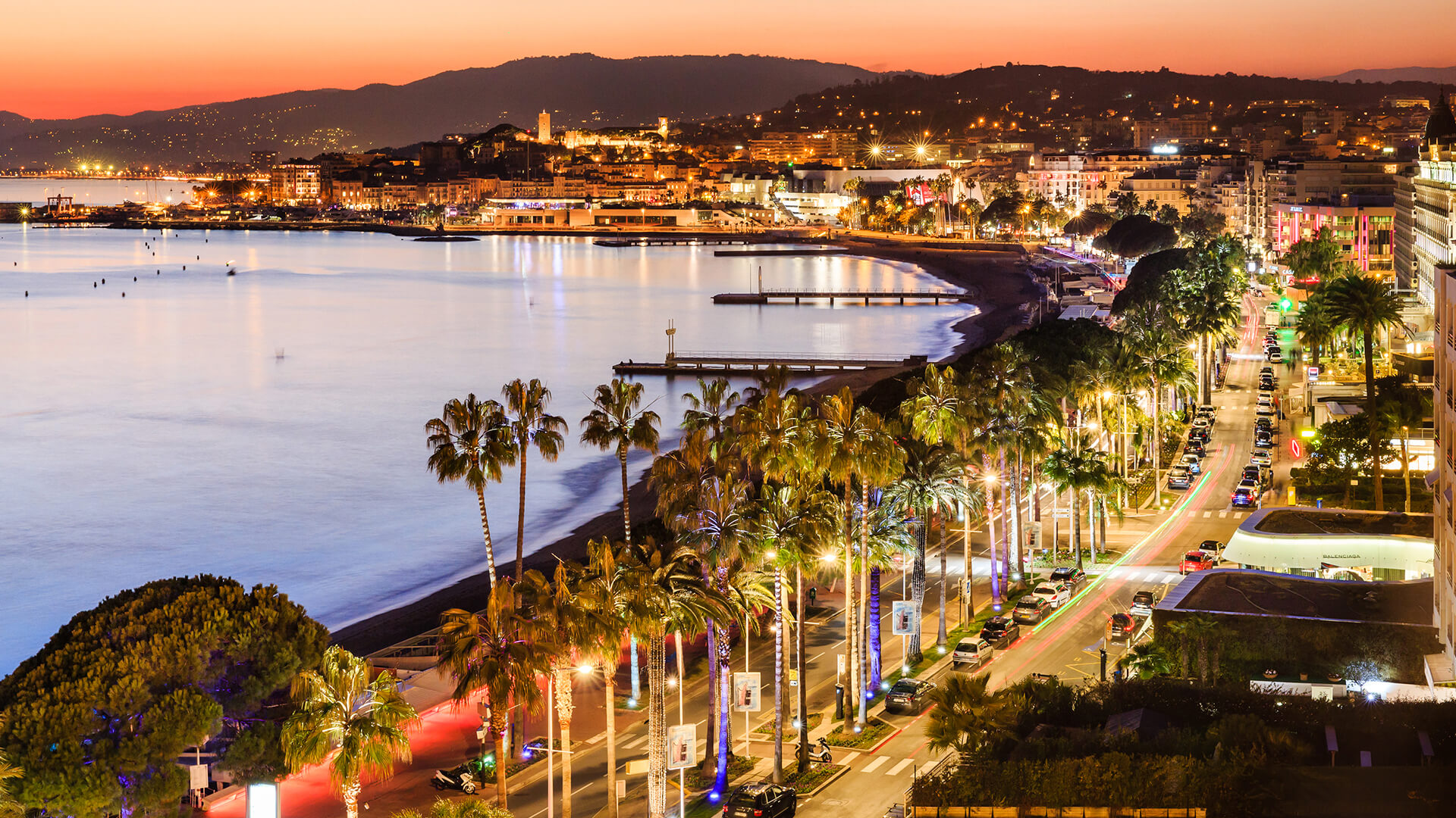 balayeuse de voirie à cannes