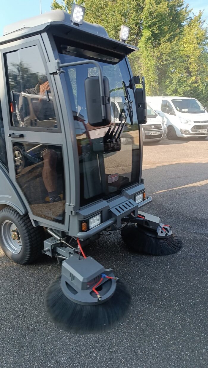 balayeuse électrique compacte